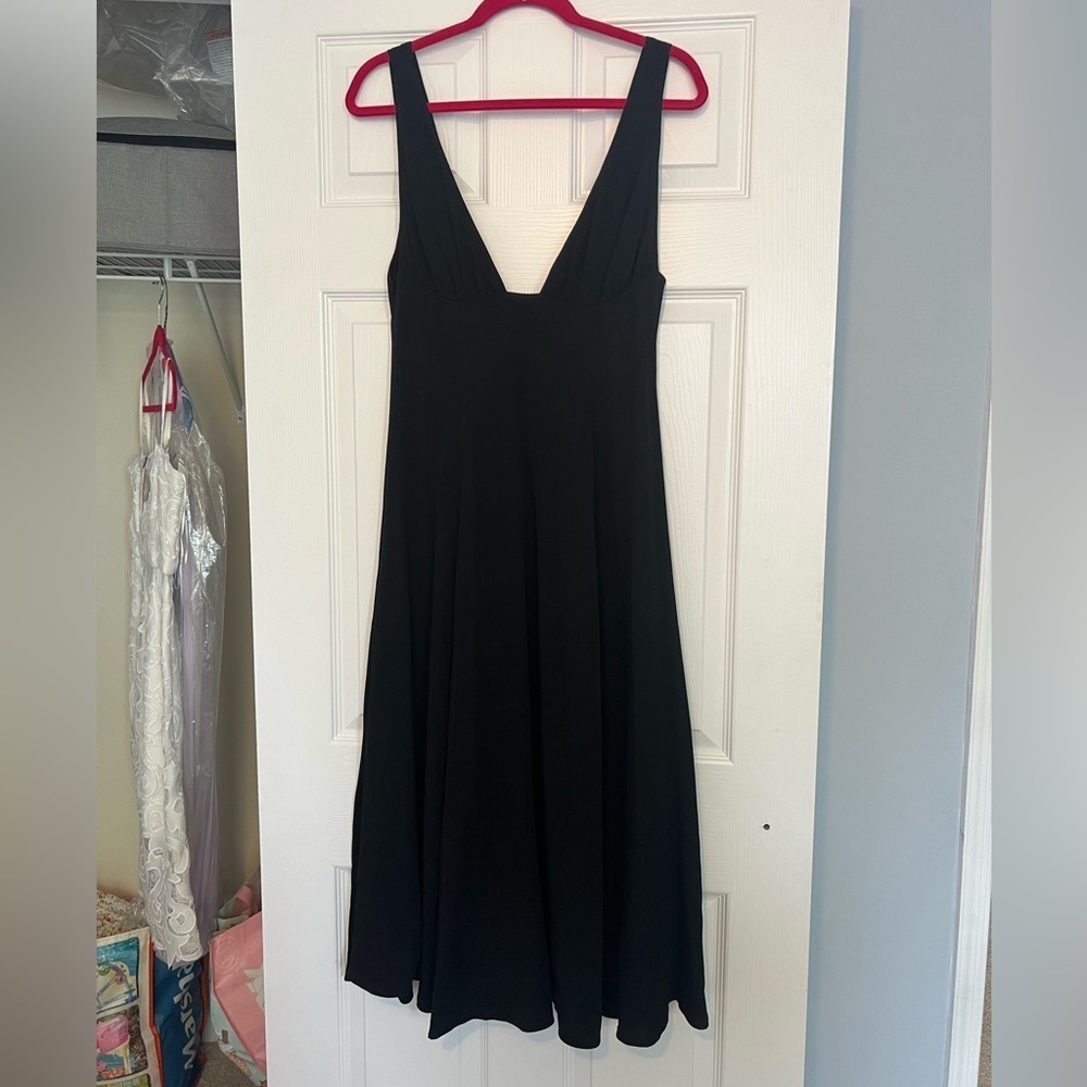 Meshki Black V-Neck Midi Dress